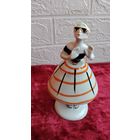 КОЛЛЕКЦИОННАЯ ФАРФОРОВАЯ СТАТУЭТКА СПЛЕТНИЦА СКЛОЧНИЦА ИЗ СЕРИИ РАЗГОВОР ЛФЗИ СССР РАННЯЯ ОРИГИНАЛ . Распродажа Коллекции ! Экспресс  Аукцион  с рубля без МПЦ и прочего .Много лотов в продаже .