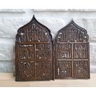 Две створки складня, две эмали.