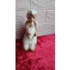 КОЛЛЕКЦИОННАЯ ФАРФОРОВАЯ СТАТУЭТКА ДЕВУШКА С ГОЛУБЕМ СССР РАННЯЯ ОРИГИНАЛ . Распродажа Коллекции ! Экспресс  Аукцион  с рубля без МПЦ и прочего .Много лотов в продаже .