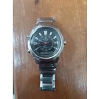 Часы работают. кнопки переключения заедают. Стекло поцарапано. В ремонт.