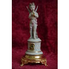 Бюст фарфоровый   18 см (  целая )