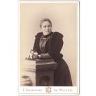Старинная фотография на картоне