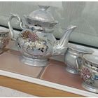 Фарфоровый чайный сервиз.