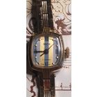 Редкие ! ЗАРЯ позолоченные с несъёмным браслетом женские часы