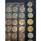 С рубля без мц. 5 рублей банка России, 2012год 17 штук. унц. памятники монументы и 7 других разных монет в довесок, состояние: были в ходу.