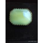 Брошь глушеного стекла с отливом