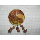 Брошь, янтарь.