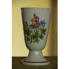 Ваза ( вазочка )  фарфоровая  13 см  целая