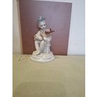 Фарфорофая статуэтка = девочка с медвеженком. Юная мама=зхк