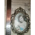 Шелкография "Девочка с вишенкой", времён СССР, в латунной рамке, размер 16*11 см.