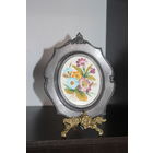 Настенная декоративная, оловянная тарелка, с фарфоровой вставкой, высота 25 см., ширина 17,5, клеймо, Италия.