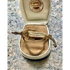 Брошь. Брошь-зажим