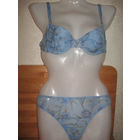 Фирменный комплект нижнего белья, бюстгальтер 75A и трусики.