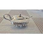 Солонка с ложечкой