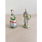 СТАТУЭТКА ФАРФОРОВАЯ "ЛАТЫШСКАЯ МИНИ ПАРОЧКА". 6 и 6,5 СМ. ЛАТВИЯ. РИЖСКИЙ ФФЗ. 1947 - 1970 ГОДА. СМ.ФОТО, КЛЕЙМО И ОПИСАНИЕ.