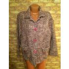 Симпатичное пальто, тепленькое на 54-56 размер, не очень толстое, красивой расцветки, без подкладки. Покупала в Европе дорого. Смотрится очень классно на полной фигурке.