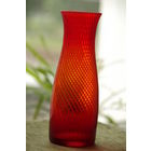 Ваза , красное стекло  ( высота 21 см , диаметр 6,5 см )    целая