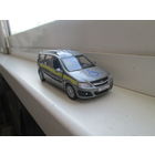 ЛАДА-ЛАРГУС социальное такси 1\43