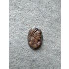 Старинная накладка (брошь) с изображением девушки.