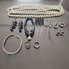 Бижутерия одним лотом. Бусы, браслет, серьги с рубля