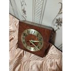 Настольно-настенные кварцевые часы на основе корпуса от часов "Весна".