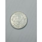 Бермудские острова 10 центов 2004 года .