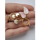 Брошь. Листики.  Натуральный перламутр. Позолота. 70-80-е годы, Германия