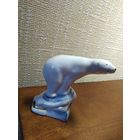 Белый медведь на льдине