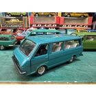 РАФ 2203 постномер, но дно еще металл, цвет бирюза, на дверях "1". Вечер четверга в зеленых, и не только, тонах.