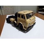 Автотягач "МАЗ-520" ("Легендар. Грузов. СССР"). Журнал и открытка прилагаются.