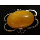 Брошь . Брошка СССР . Королевский янтарь .