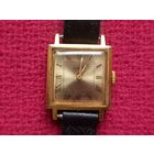 Часы ЛУЧ СССР. На ходу. Позолота AU 12.5. Ремешок кожаный вымпел.