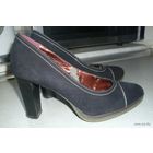 Туфли женские, замшевые, очень удобная колодка, на р-р 37-38