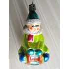 Редкая елочная игрушка "Мальчик на санках". Стекло, СССР