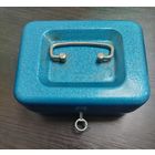 Винтажный металлический кэшбокс (портативный сейф ) .