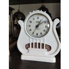 Часы-будильник музыкальные НАИРИ (ЛИРА), карболит, нерж. сталь (редкость). 60-е годы.