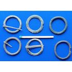 Кольцевидные пряжки.