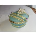 Шкатулка для бижутерии .