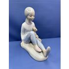 Фарфоровая статуэтка Девочка с мишкой Lladrо