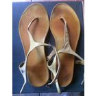 Фирменные босоножки Aldo на 38-39 размер горчичного цвета из натуральной кожи. Очень классные босоножки, удобные, отличного качества. Босоножки б/у, нормальное состояние. Приятная цена.