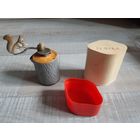 Сувенир Белочка СССР  ручная мельница ( кофемолка)