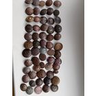 Пуговицы, все с ушками, двойники из коллекции. Тот кто считает дорого, проходит мимо, поштучно купит дешевле, если имеется такая возможность, удачи.