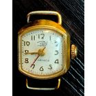 Винтажные наручные часы Заря , корпус AU механизм 17 рубиновых камней , работоспособность не известна , сделано в СССР