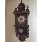 Старинные настенные часы с боем