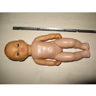 Кукла времён СССР закрывает глаза