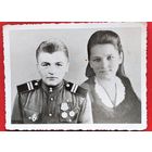 Фото мл.сержанта с женшиной. 8.5х11.5 см