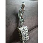 Очень красивая статуэтка из бронзы, клеймо.32 см.