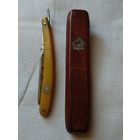 Редкая немецкая опасная бритва PUMA. 1938 SOLINGEN. Бакелитовый чехол.