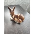 Фарфоровая статуэтка Германия на ухе небольшой скол.