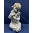 Статуэтка "Девушка с куклой", фарфор, роспись, NAO Porcelain, Испания, 1970-2000 гг.